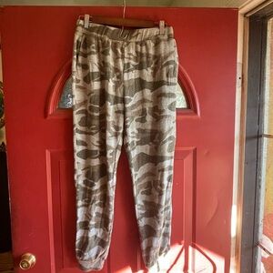 Socialite by Anthropologie Camouflage Jogger Pants